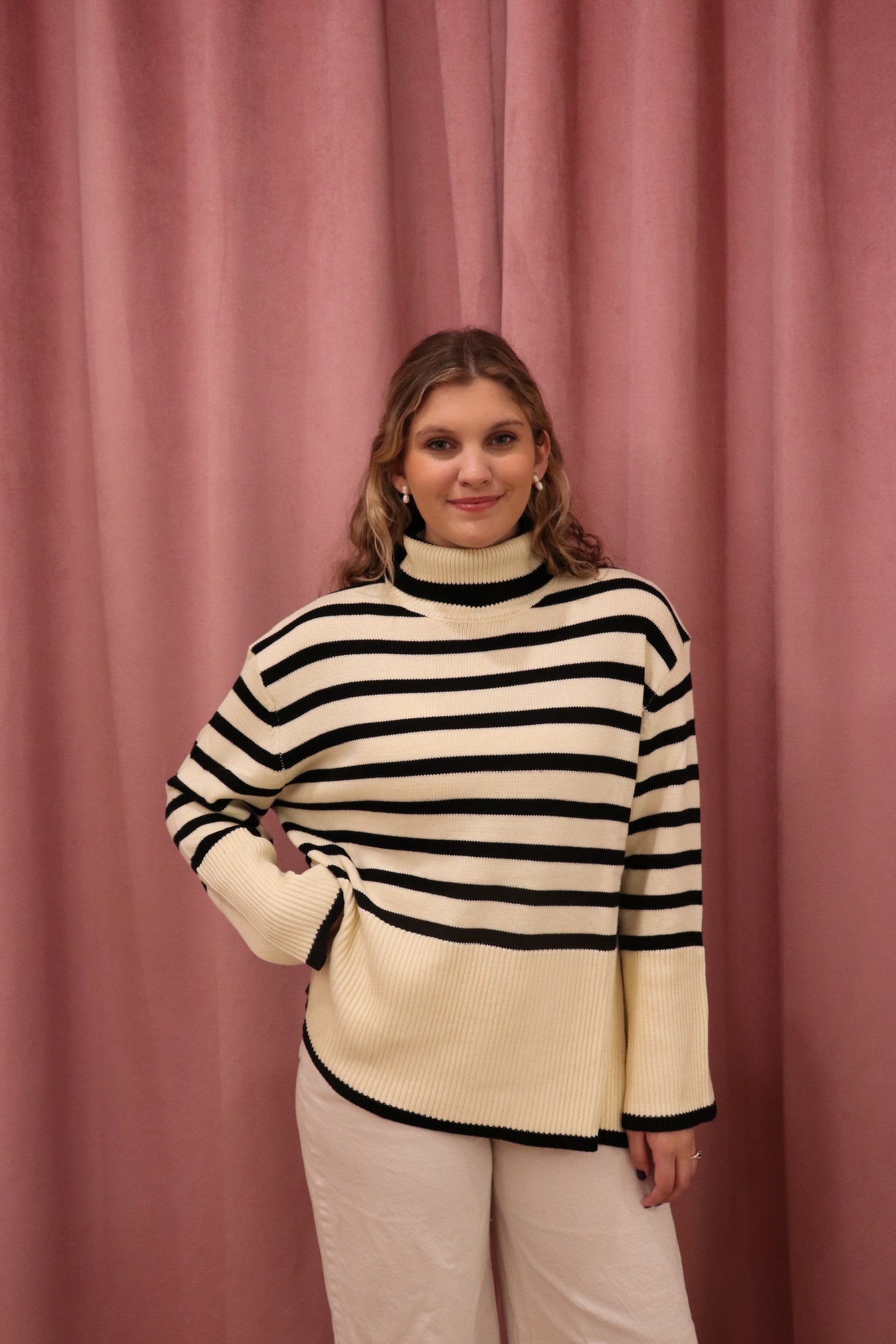 MOON RIVER CREAM STRIPED SWEATER