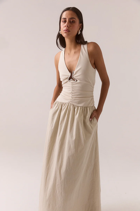 SOVERE Hari Dress - Creme