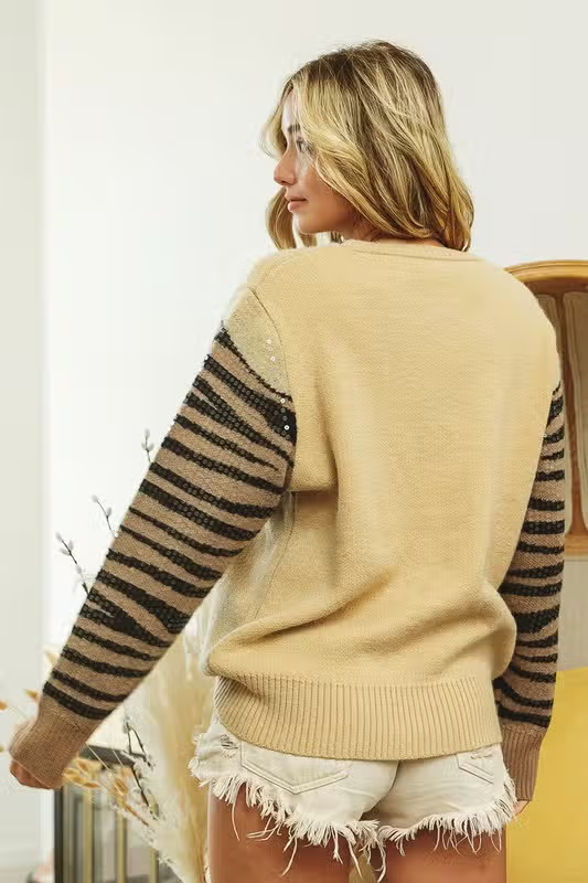 TIGER PATTERN SLEEVE SWEATER
