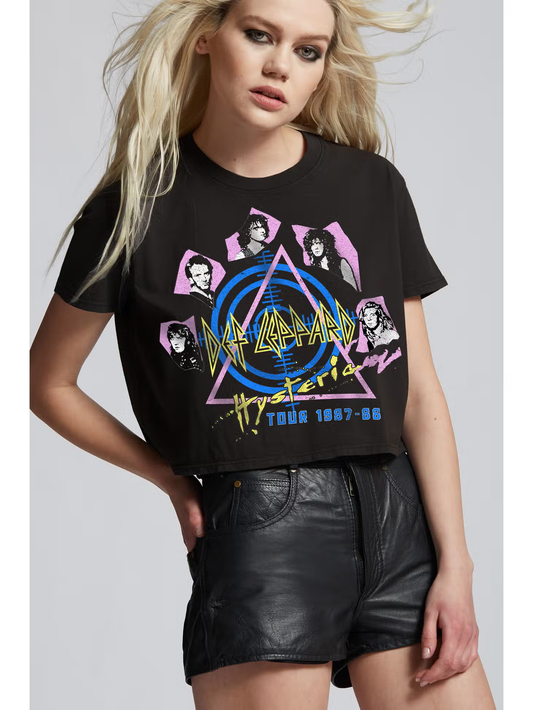 RECYCLED KARMA DEF LEPPARD CROPPED TEE