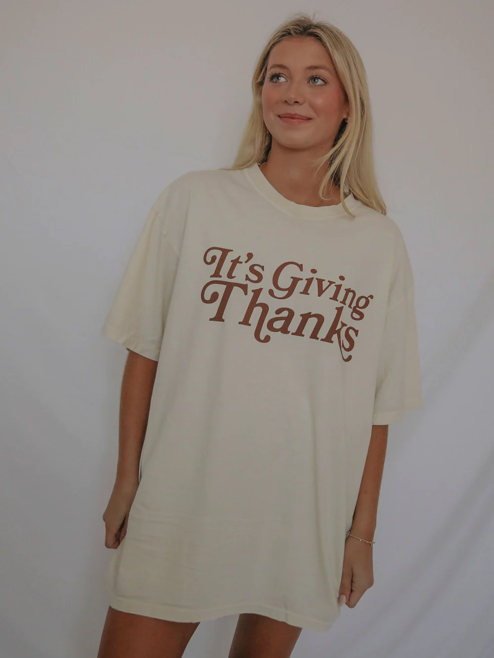 IT'S GIVING THANKS TEE- NEUTRAL