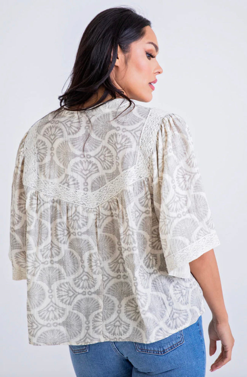 Vintage Fan Button Top