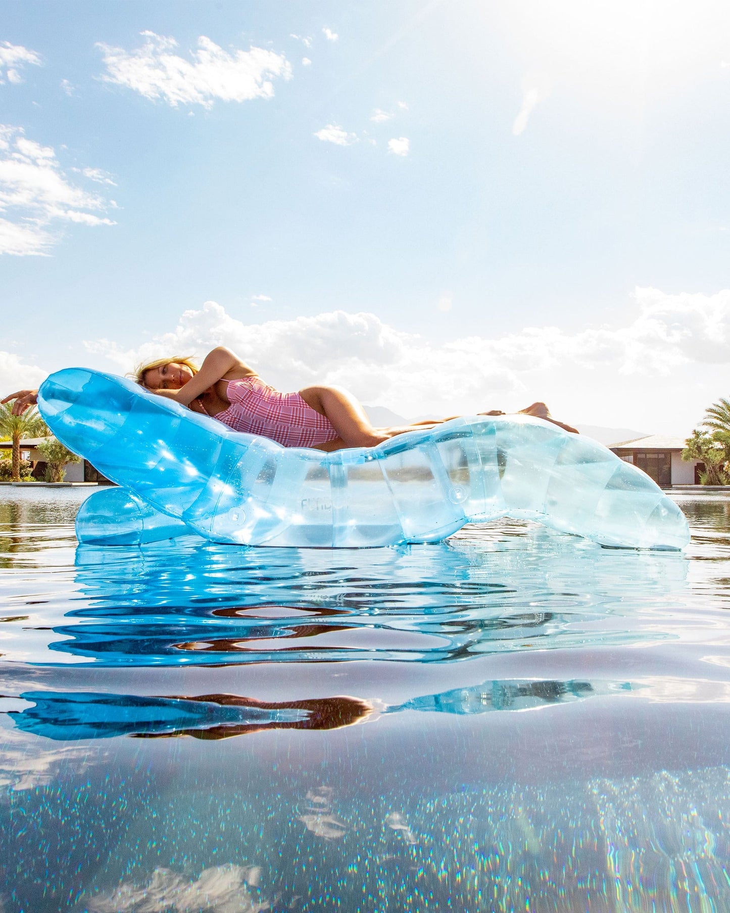 CLEAR BLUE CHAISE LOUNGER