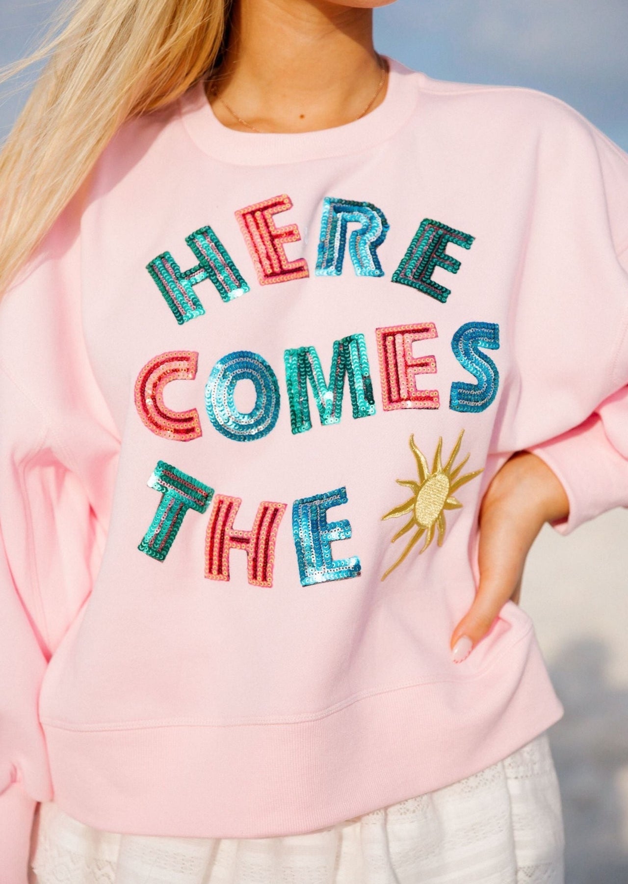 HERE COMES THE SUN PULLOVER