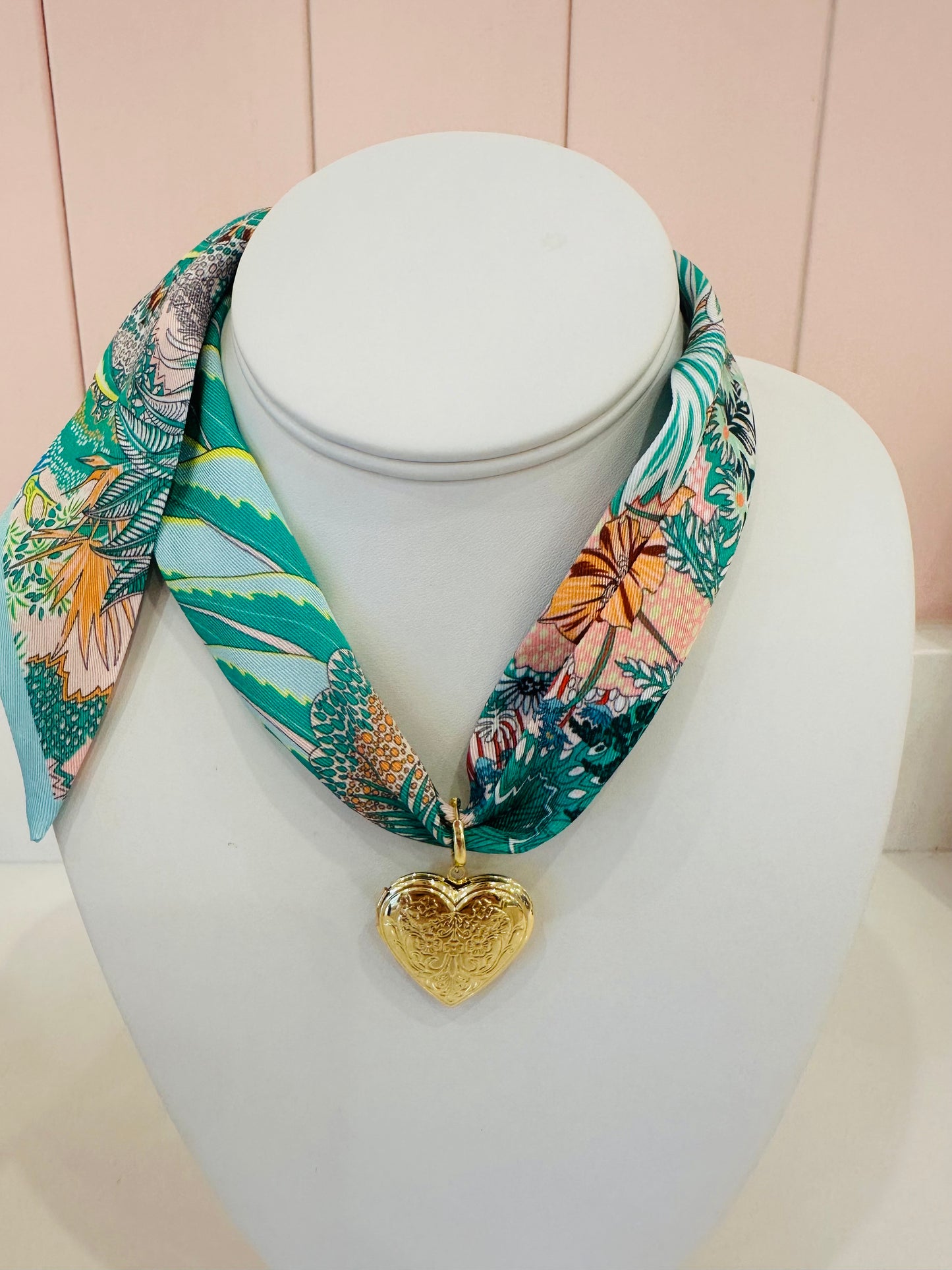 SAVVYGRACEDESIGN Scarf Necklace