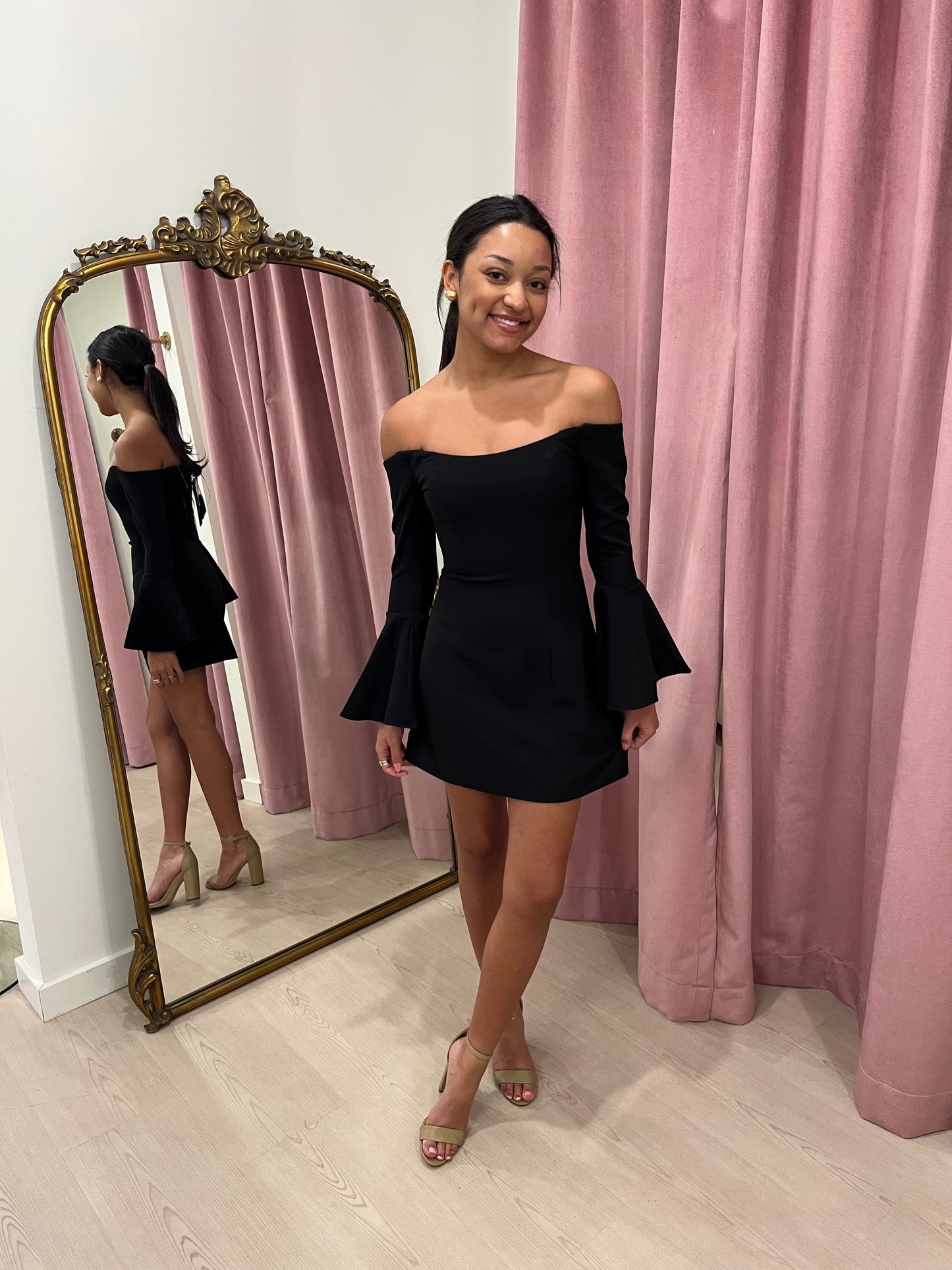 Elliatt Hazelle Strapless Mini Dress in Black