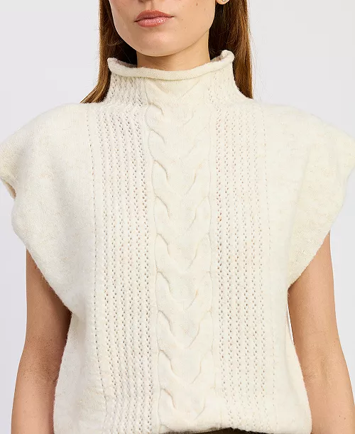 En Saison Stenson Sweater Vest in White Gold