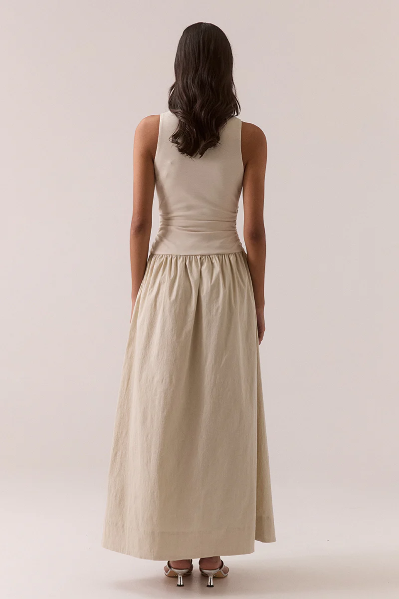 SOVERE Hari Dress - Creme