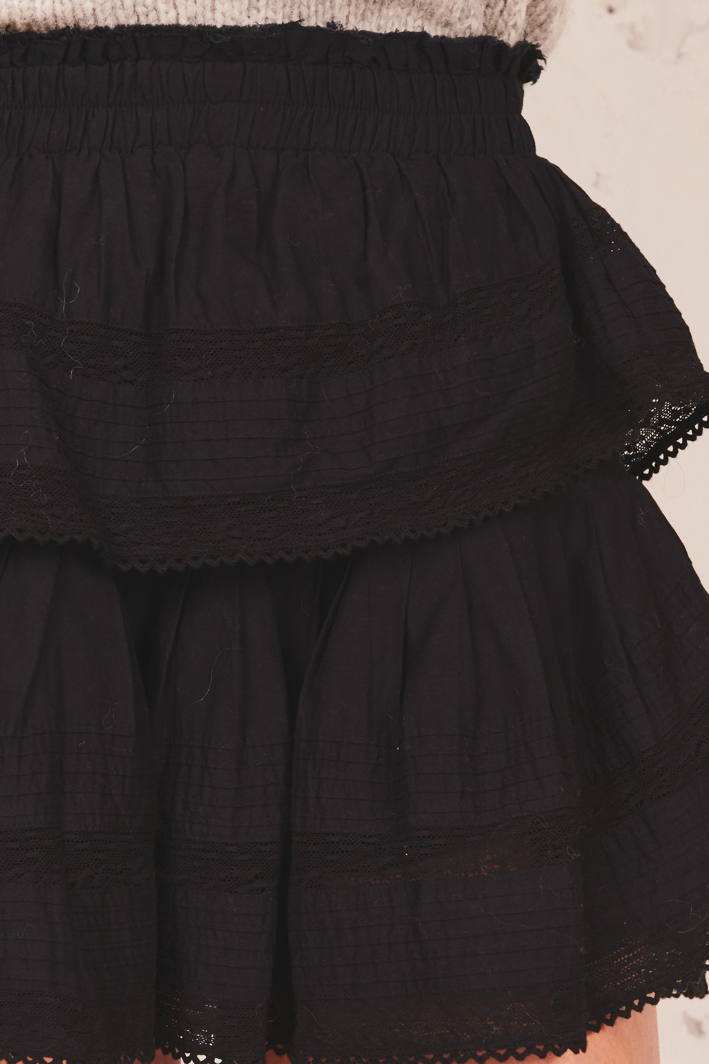 LOVESHACKFANCY RUFFLE MINI SKIRT - BLACK