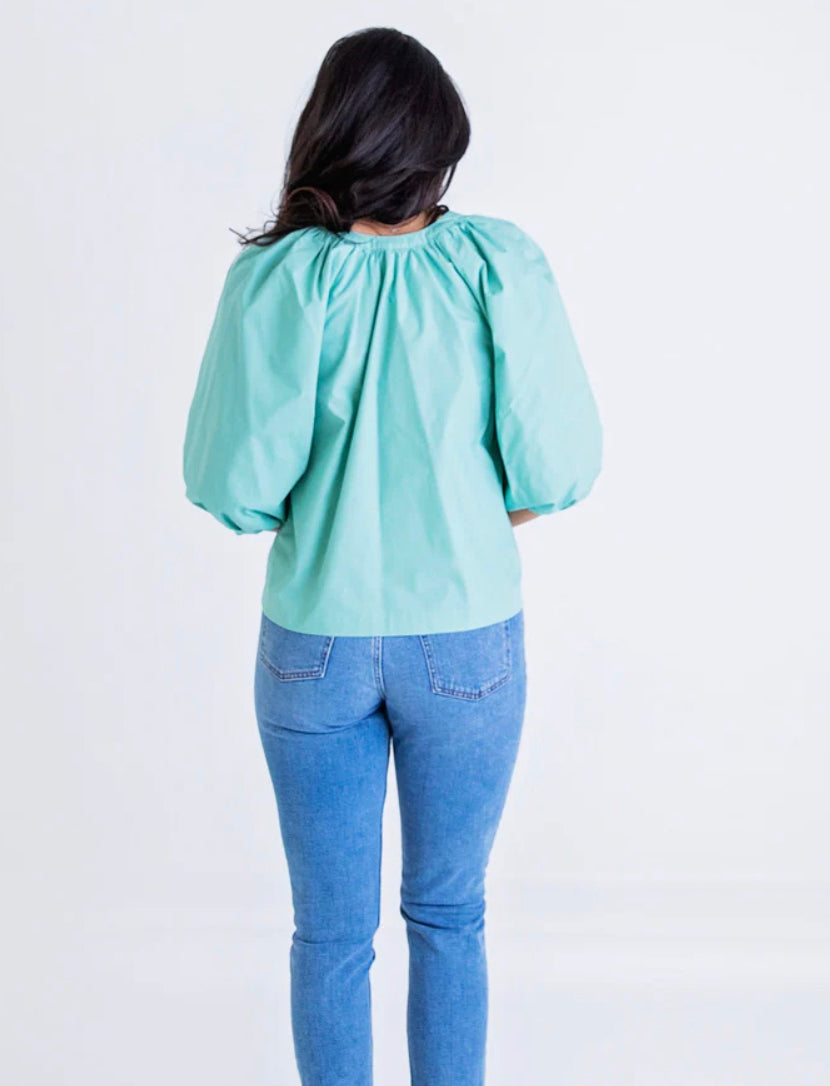 Solid Poplin Button Puff Sleeve Top