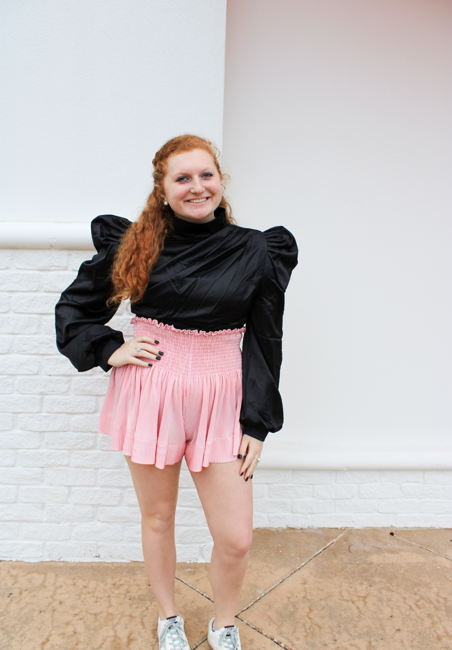 RUFFLED PUFF SLEEVE - BLACK